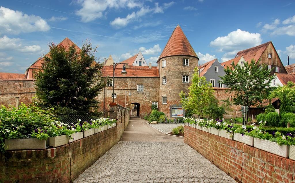 Aparthotel Donaustern Asbach-Baumenheim ภายนอก รูปภาพ