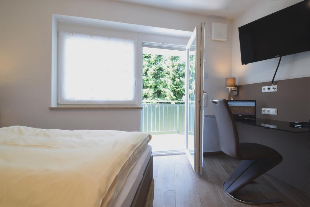 Aparthotel Donaustern Asbach-Baumenheim ภายนอก รูปภาพ