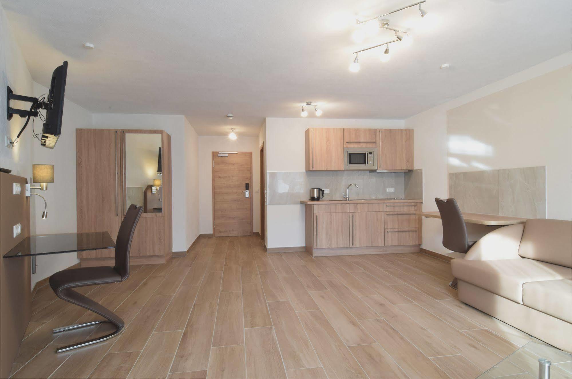 Aparthotel Donaustern Asbach-Baumenheim ภายนอก รูปภาพ