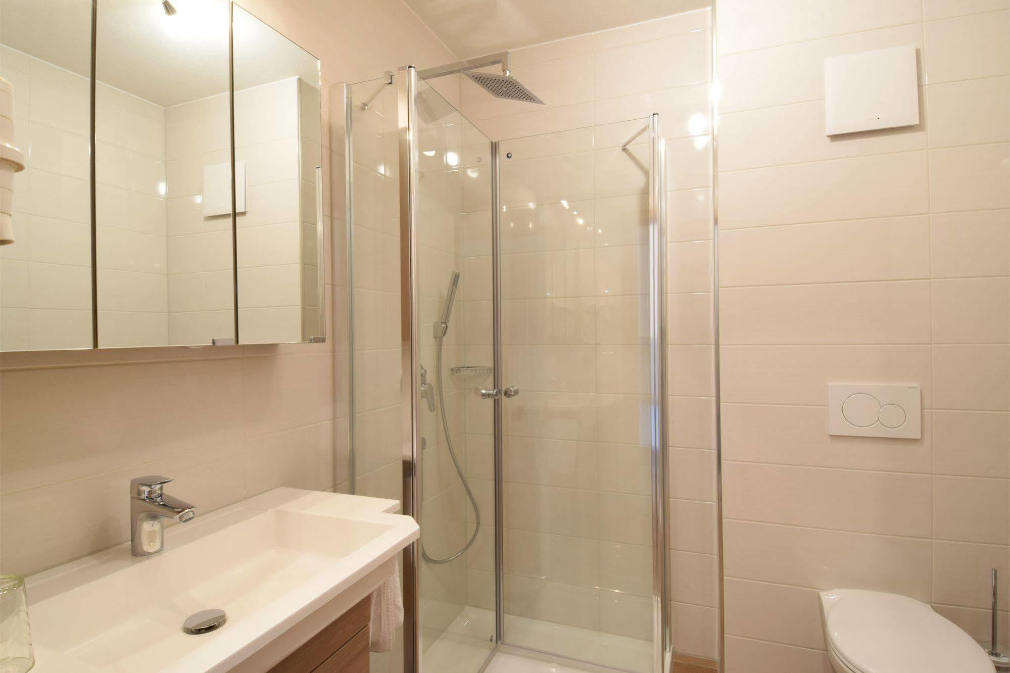 Aparthotel Donaustern Asbach-Baumenheim ภายนอก รูปภาพ